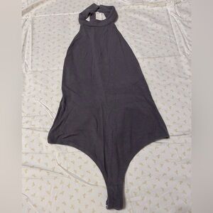 GREY CHOKER OPEN BACK DESIGN BODYSUIT WITH CLASPS SIZE MEDIUM